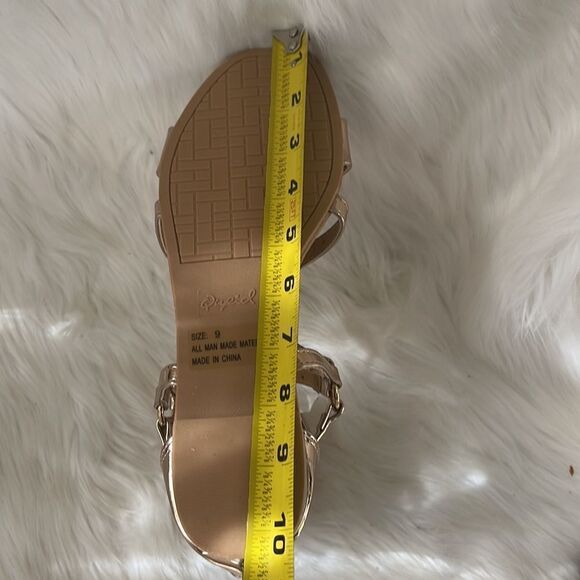 New Qupid Hazy-35 shiny Rose gold gladiator sandals back zipper size 9 - Picture 9 of 10